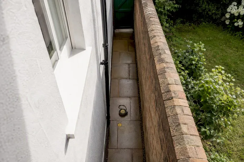 Side passage showing house setback clearance